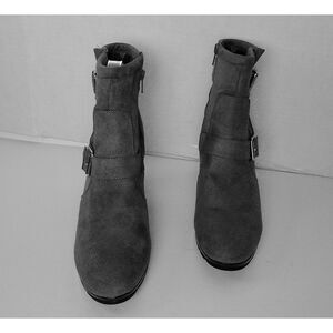 SOLE SENSEAIBILITY GRAY FAUX SUEDE ANKLE BOOTS. WOMENS 11